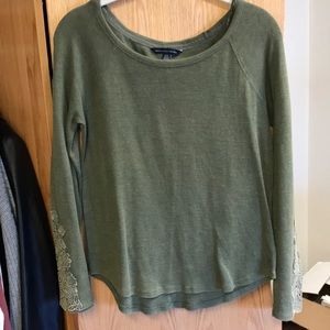 American eagle crochet sleeved top